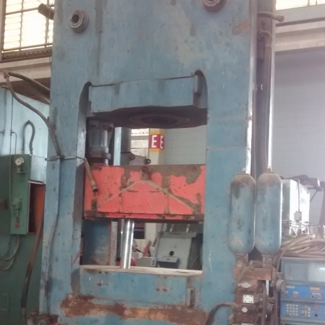 Prensa Hidráulica c/ unidade hidráulica e painel
