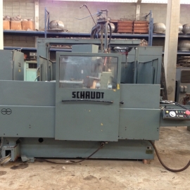 Retífica Cilindrica CNC